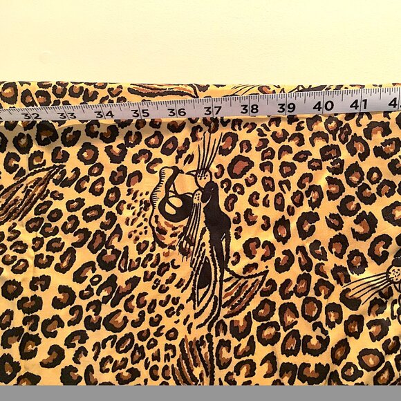 Stylish Abstract leopard Print Scarf- Polyester Blend Rectangle with fringed end - Picture 5 of 6
